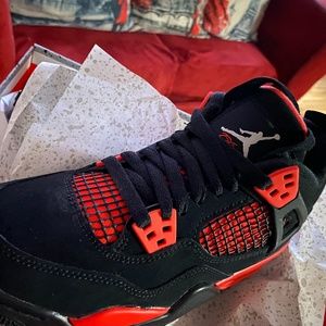 Jordan 4 red
